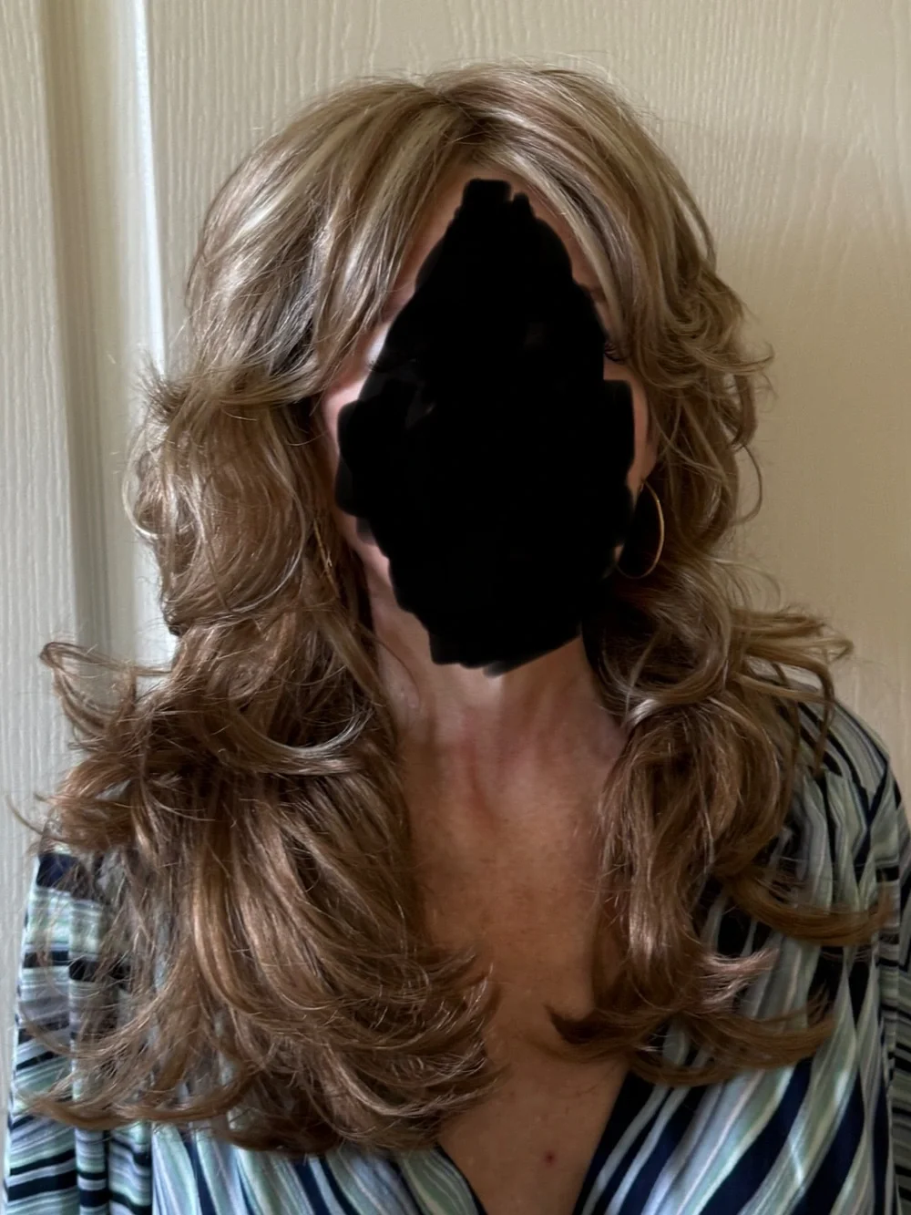 Women’s Layered Wig in Light Brown with Highlights